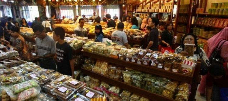 62 Oleh-Oleh Khas Nusantara